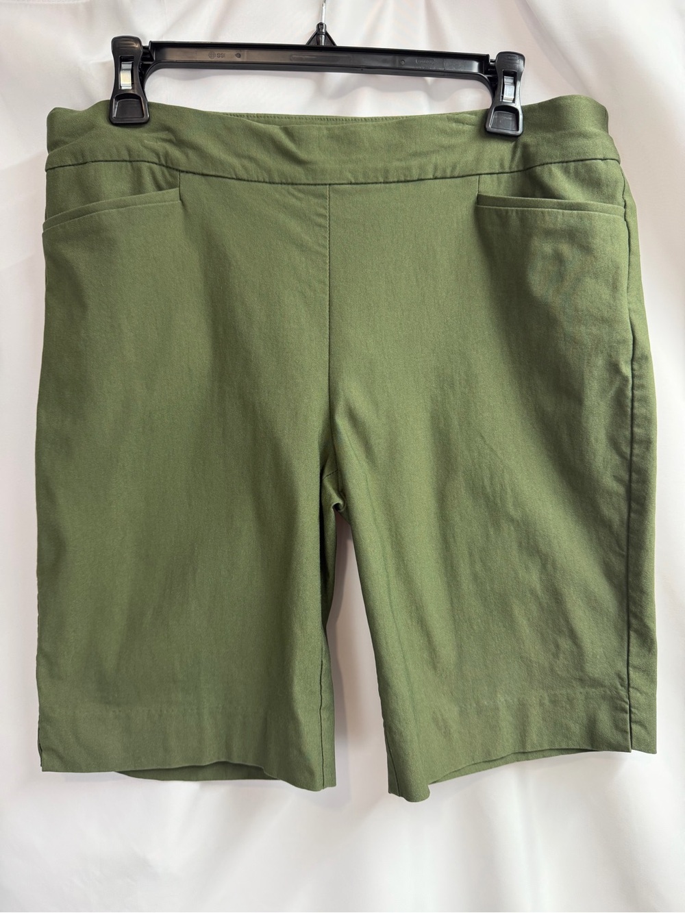 Chico's Olive Green Pull-On Bermuda Shorts - Size 2 (US 12)